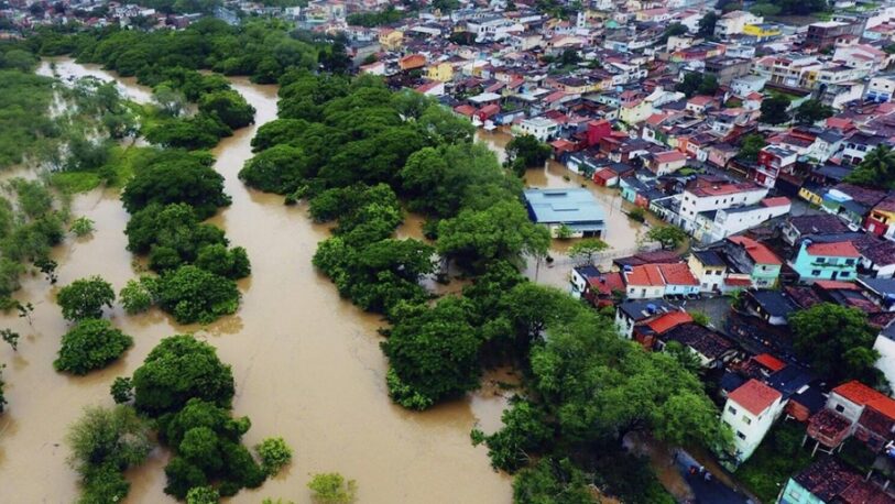 Al menos 21 muertos por aludes e inundaciones en San Pablo