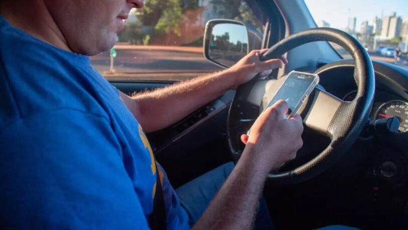 Distracción al volante por el uso del celular: Aspectos a tener en cuenta