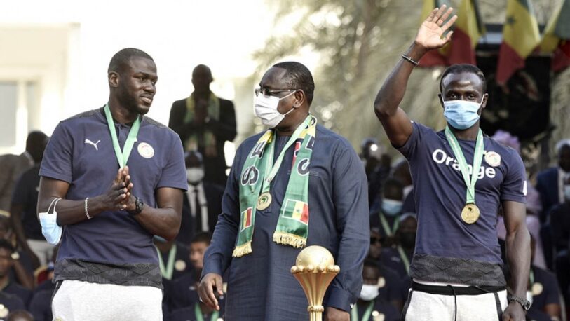 Premian con dinero y terrenos a los jugadores de Senegal
