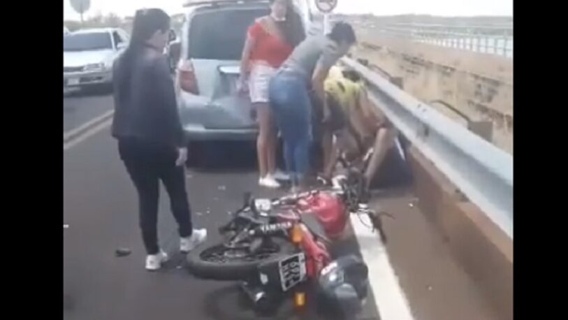 Motociclista herido en un choque sobre el puente internacional