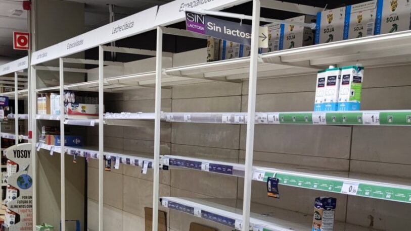Preocupación en España por la falta de leche y aceite en los supermercados