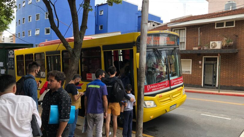 En Villa Cabello continúan las quejas por el mal servicio del transporte urbano