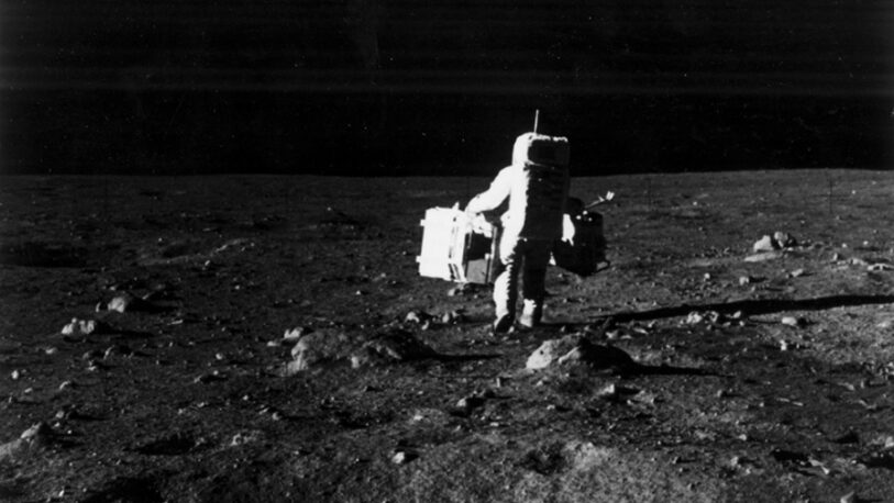 Subastarán las primeras fotos tomadas por la NASA en la Luna