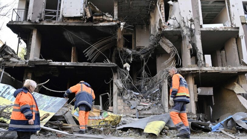 El ataque ruso a Kiev destruyó una fábrica de misiles y mató a una periodista