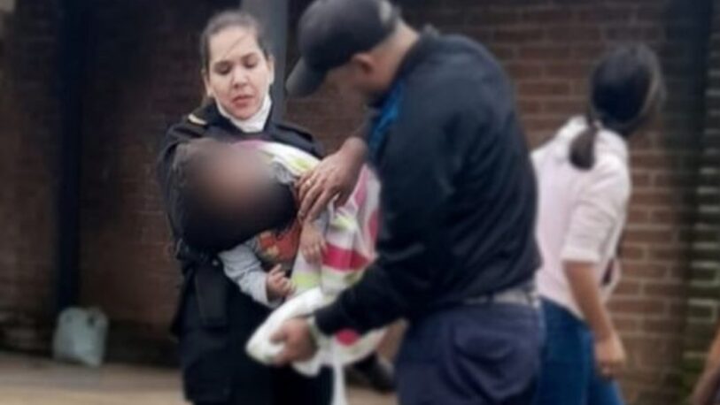 Mujeres policías salvaron a un bebé