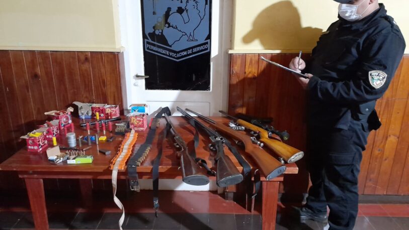 Decomisaron un arsenal de armas y municiones de una vivienda de Guaraní