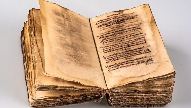 Alemania devolvió a Italia un manuscrito de Nostradamus robado