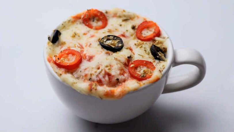 Pizzas “a la taza”, la nueva forma de cocinar esta delicia italiana