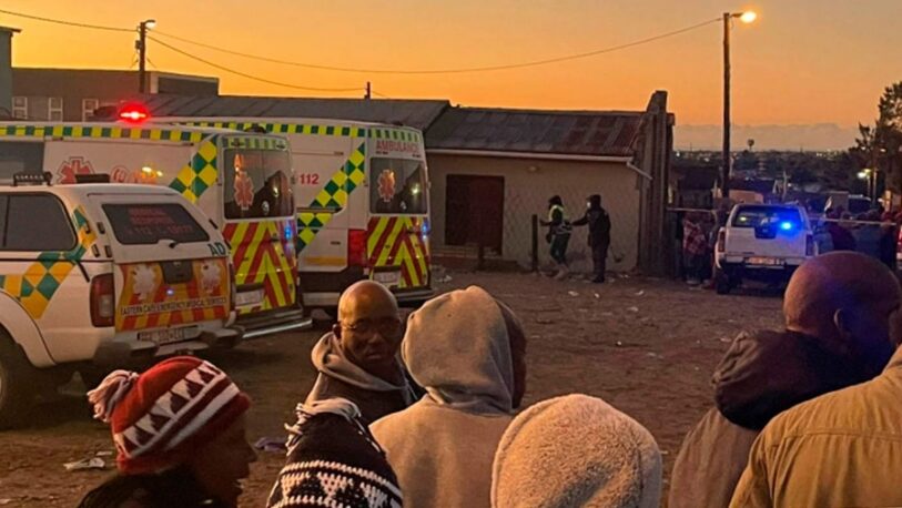 Sudáfrica: hallaron muertos a 20 jóvenes en un bar