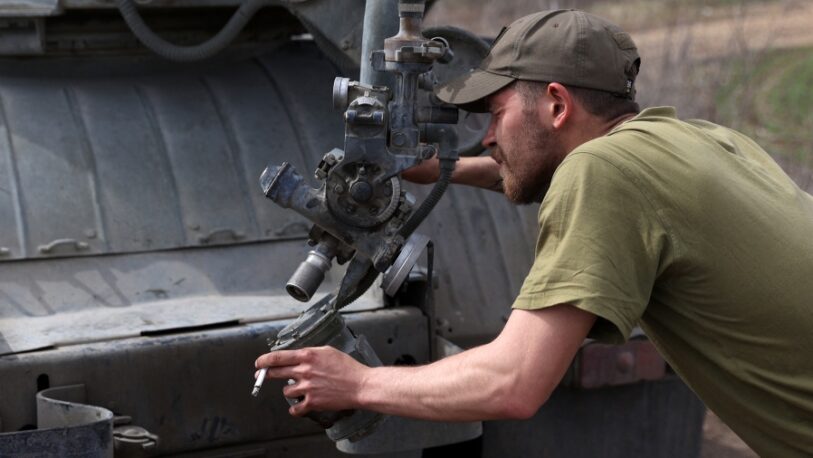 Ucrania “luchará con palas” si los aliados dejan de entregar armamento
