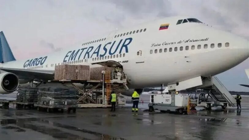 Autorizaron a salir del país a los 12 tripulantes del avión venezolano retenido en Ezeiza