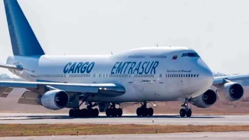 Avión retenido en Ezeiza: Los tripulantes seguirán con prohibición de salida del país