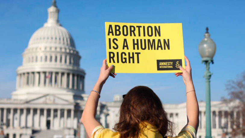 La Corte restringió el aborto en los Estados Unidos y califican el fallo de “histórico retroceso para los Derechos Humanos”