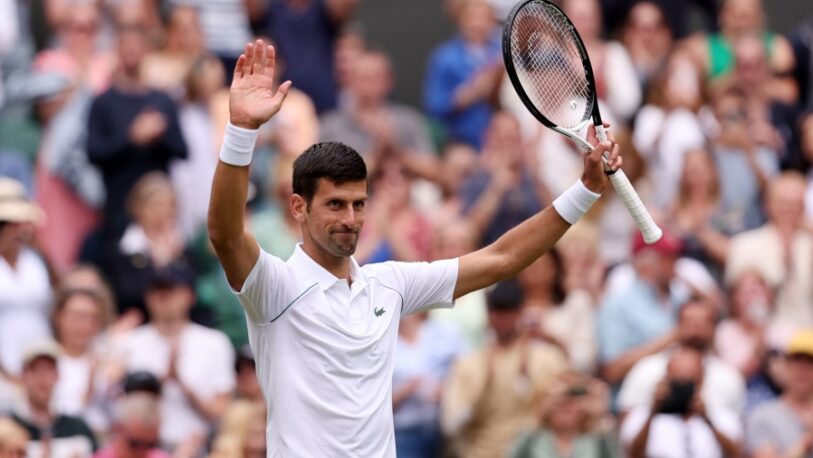 Djokovic y Alcaraz avanzan en Wimbledon y podrían medirse en semifinales