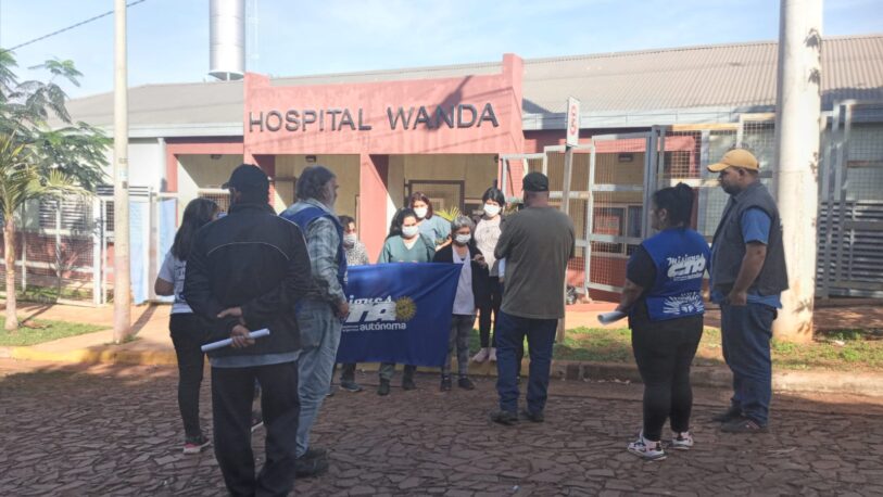 Personal de limpieza del hospital de Wanda hacen paro por tiempo indeterminado