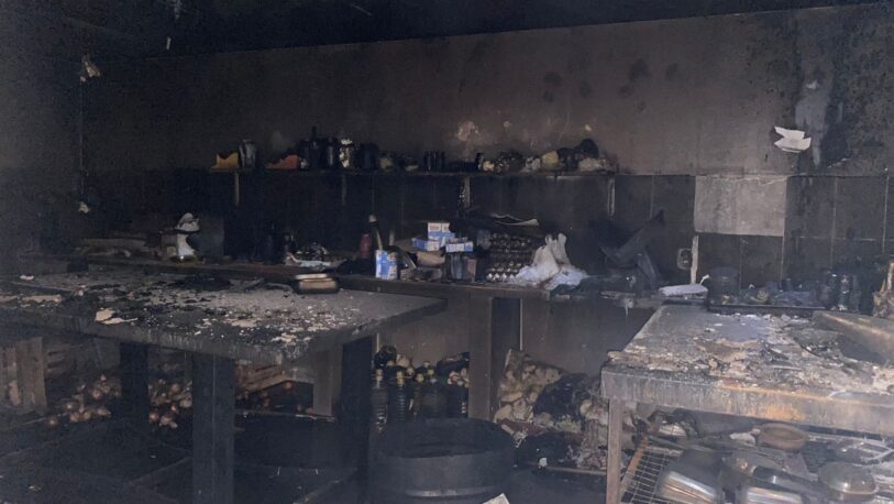 Incendio afectó el 80% de un restaurante en Posadas