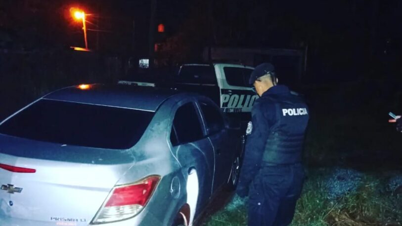 Recuperan en Jardín América un auto robado de San Vicente