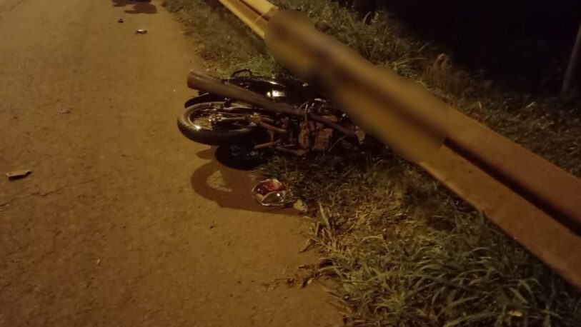 Un motociclista falleció tras impactar con un vehículo