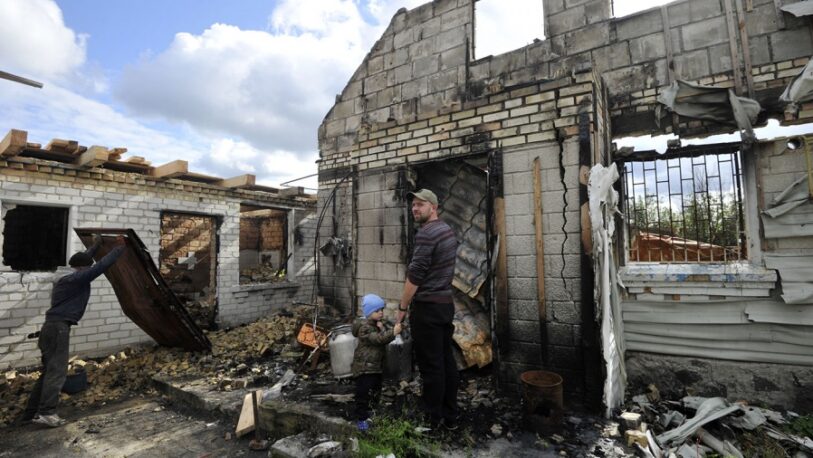 Al menos 10 muertos y 60 heridos por bombardeos rusos en Kiev