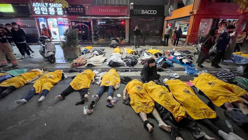 Corea del Sur: al menos 153 muertos por una estampida en un festejo masivo de Halloween