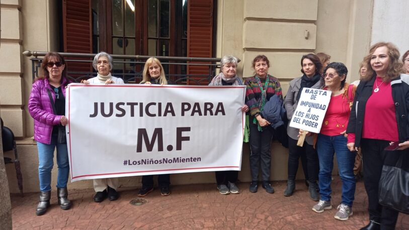 Tensa vigilia frente al Tribunal Penal 1, donde se conocería el fallo en el juicio por abuso contra José Raúl García
