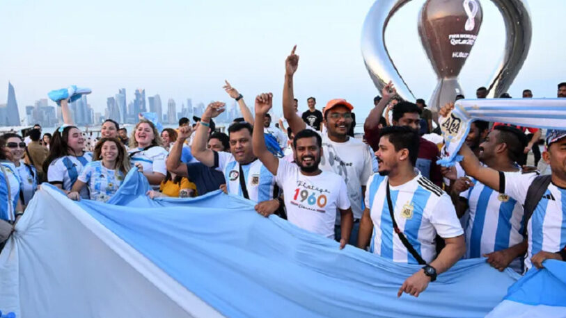 Se realizó el primer banderazo de hinchas argentinos en Qatar