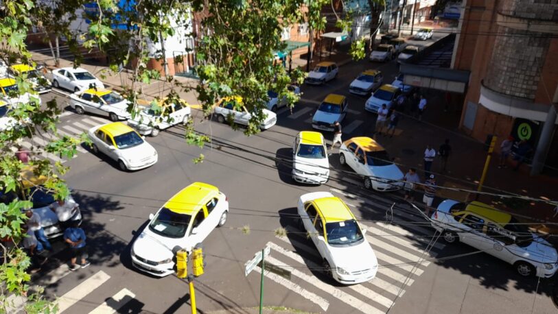 Nueva protesta de taxistas en el centro de Posadas