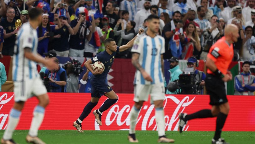 En una ráfaga de Mbappé, Francia empató la final ante Argentina