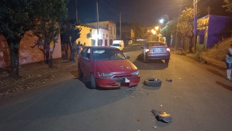 Un auto chocó a un peatón y a otro vehículo en Oberá: dos personas hospitalizadas