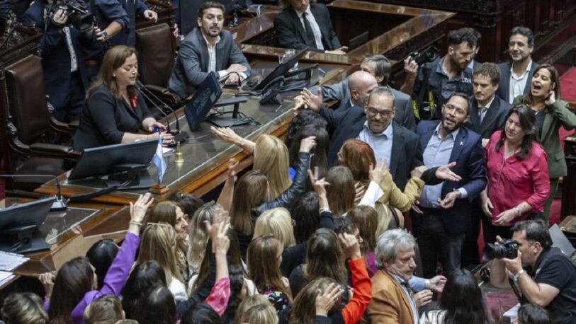 El kirchnerismo convocó oficialmente a sesionar con casi el mismo temario de la sesión fallida en Diputados