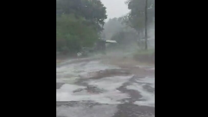 Fuerte tormenta de lluvia y granizo en El Soberbio