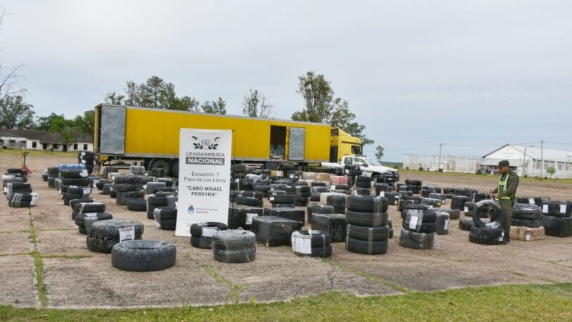 Incautan casi 1.500 neumáticos ocultos en encomiendas