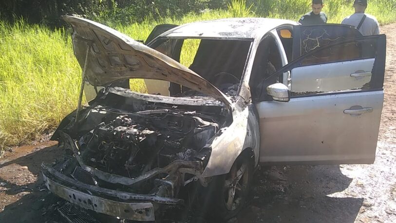 Eldorado: se quemó un auto en barrio Los Lapachos