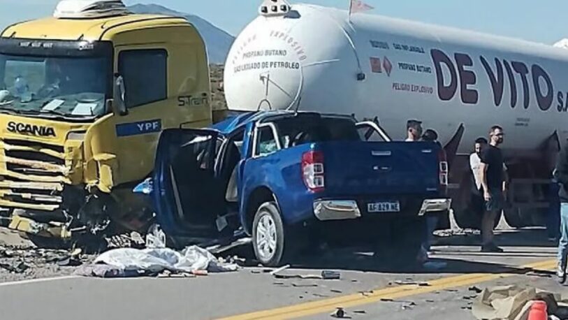 Ruta 40: una camioneta chocó de frente contra un camión y dos nenas murieron