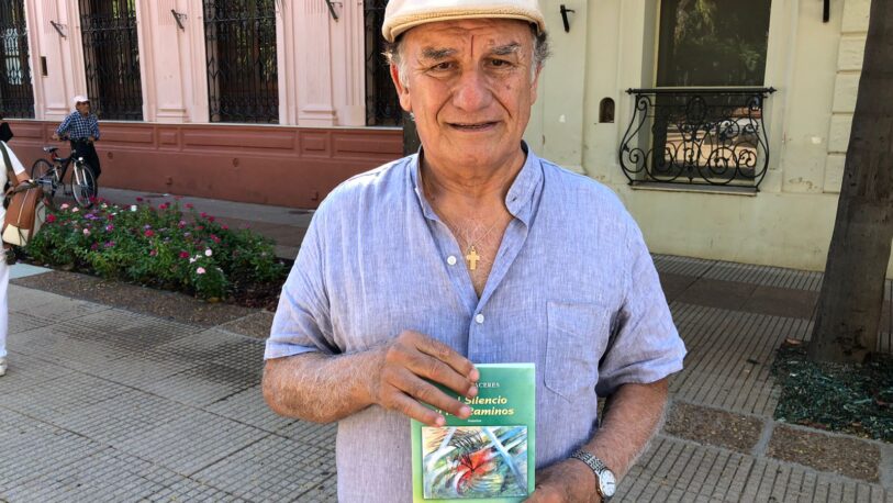 Julio Cáceres, músico de Los de Imaguaré presenta su libro de sonetos
