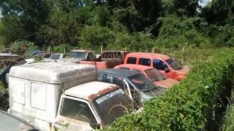 Cementerio de autos preocupa a los vecinos de Leandro N. Alem