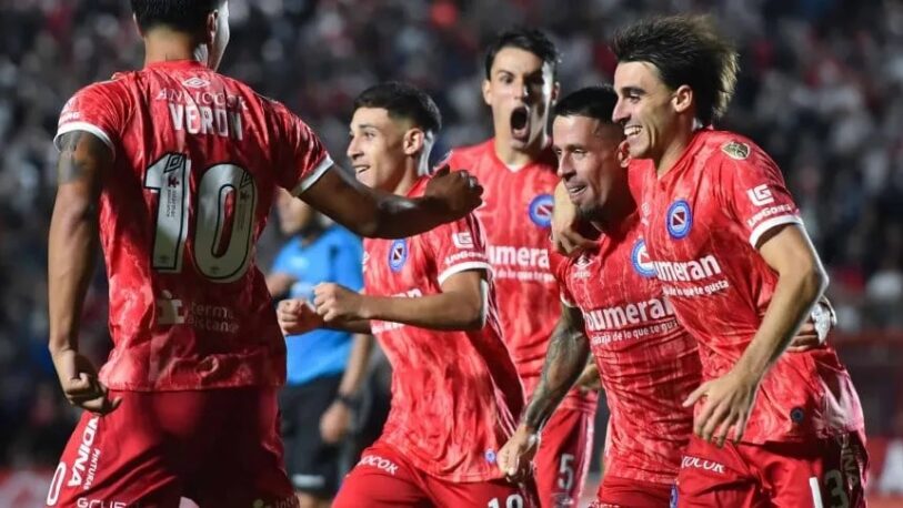 Argentinos Juniors se quedó con el triunfo ante Independiente del Valle