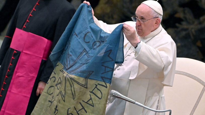 El papa Francisco anunció que el Vaticano lleva adelante una misión de paz en Ucrania