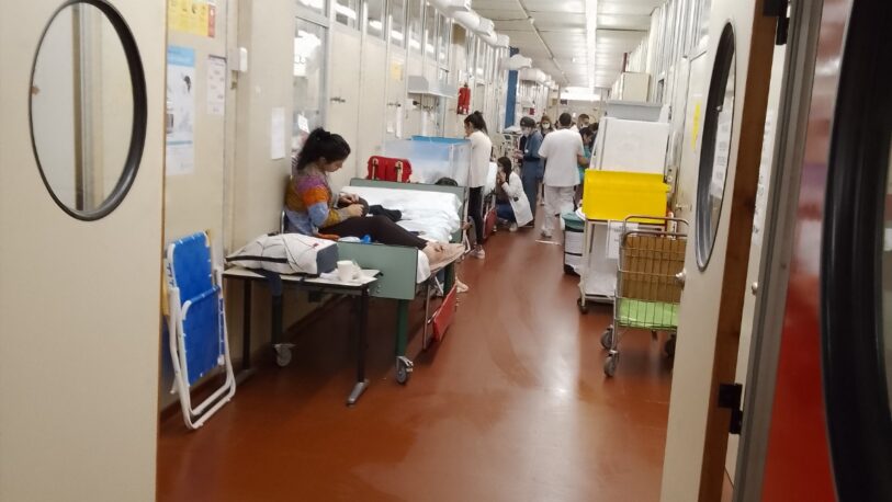 Denuncian colapso en el Hospital Garrahan, con niños internados en pasillos y aulas
