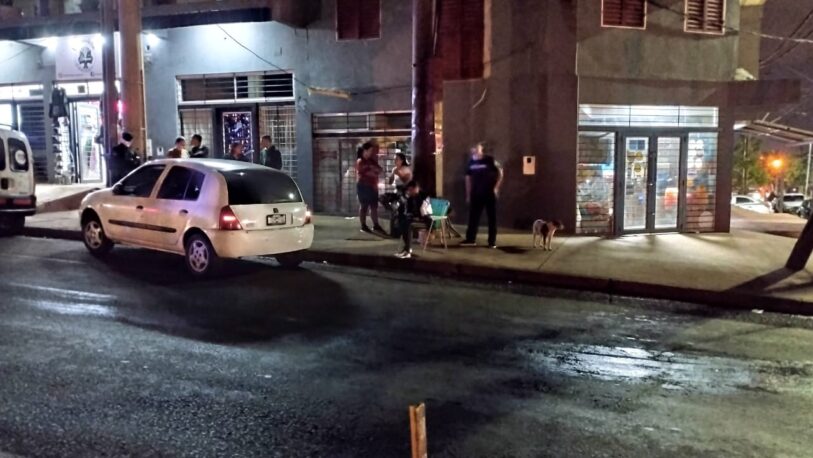 Un auto chocó a una joven en avenida Cocomarola y Cabo de Hornos