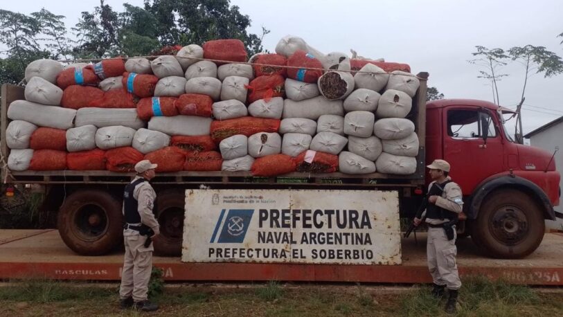 Incautaron un cargamento de tabaco y soja en el río Uruguay