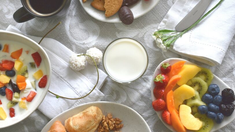 “El desayuno no se toma vacaciones”: La campaña para fomentar un hábito saludable