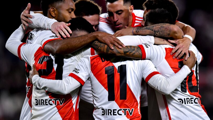 River goleó 5-1 a Barracas Central y logró su primer triunfo en la Copa de la Liga
