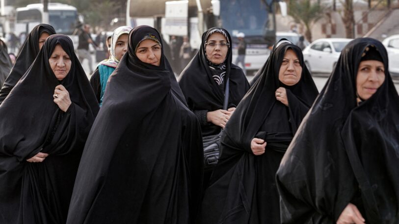 Irán endurece las penas contra las mujeres que no usen el velo en lugares públicos