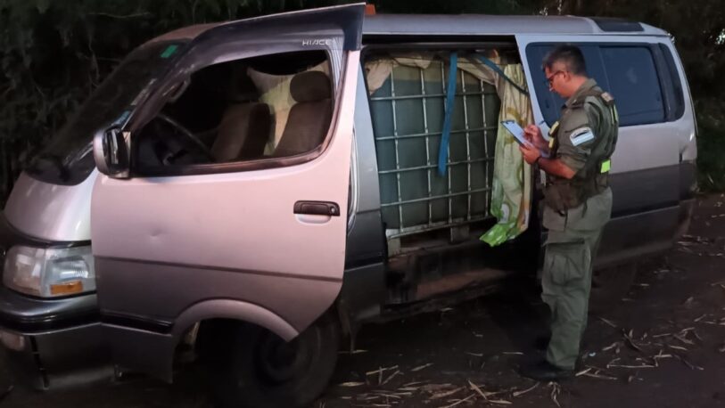 Interceptaron un vehículo con patente paraguaya que trasladaba 900 litros de combustible