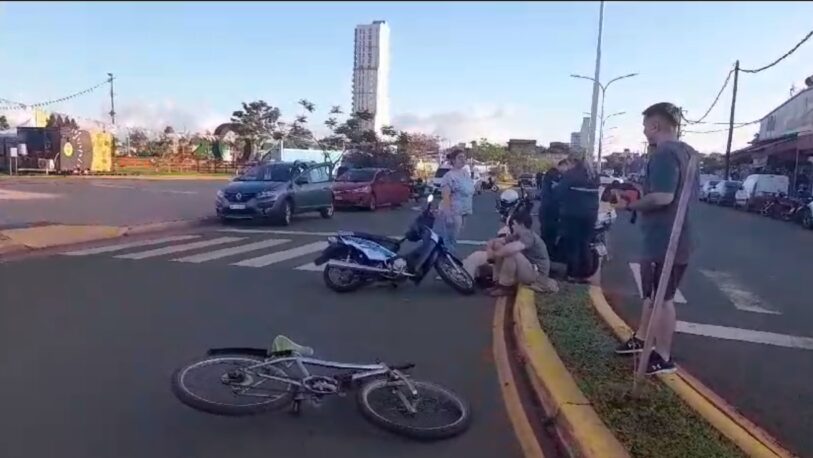 Ciclista herida al chocar con una moto