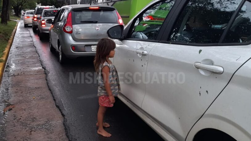 Niños mbyas guaraníes en situación de calle en Posadas