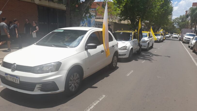 Continúa el reclamo de taxistas en contra de Uber
