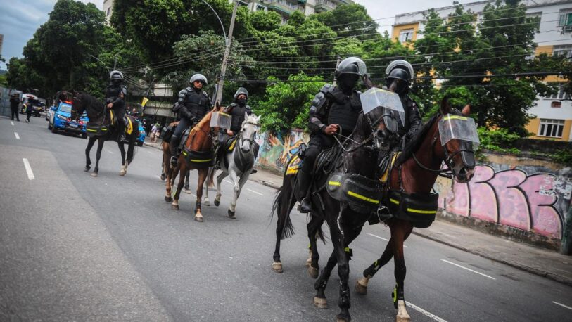 Hinchas de Boca fueron reprimidos por la policía brasileña en el ingreso al Maracaná