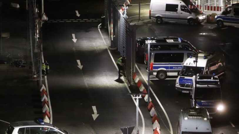 Tensión en Alemania: detuvieron a un hombre que se atrincheró con su hija en el aeropuerto de Hamburgo